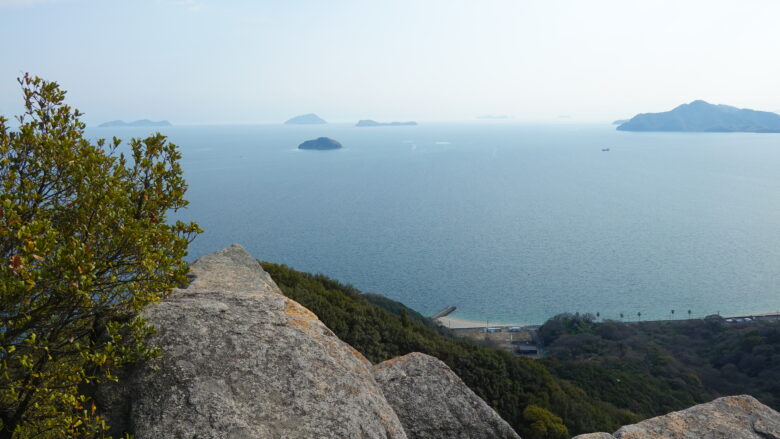 因島や弓削島など大小様々な多島美を一望