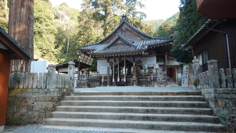 安志加茂神社（拝殿）