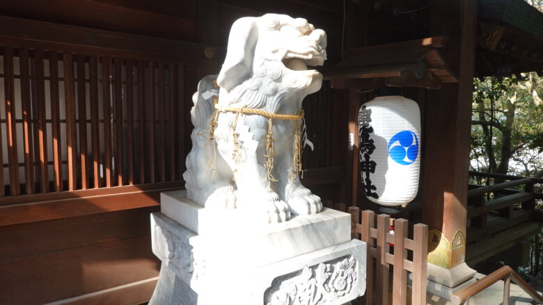 大理石の狛犬
