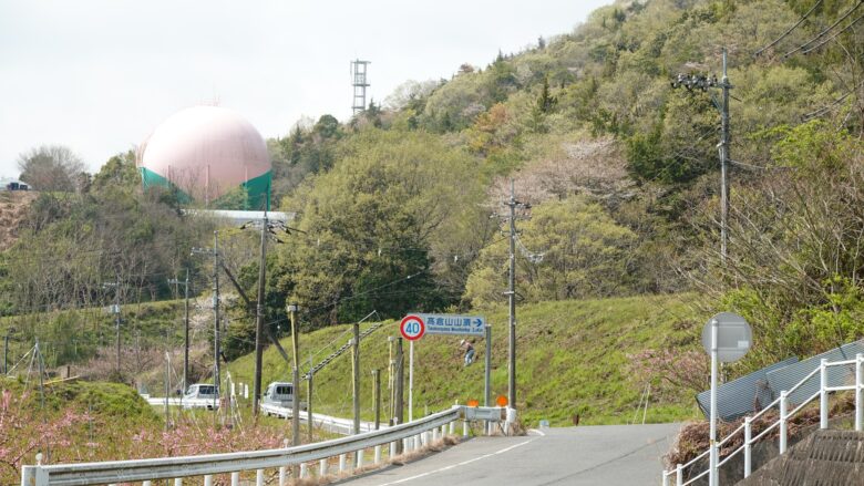 山の上に見えるあれは、なんだ！！！