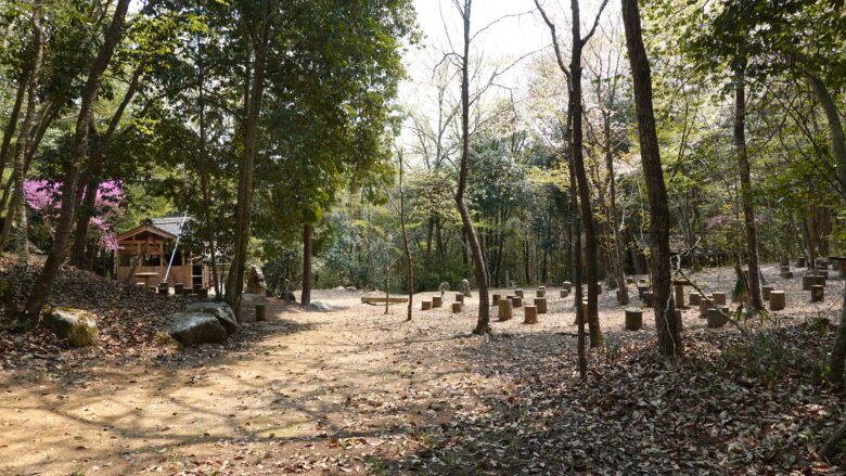 岩神神社の境内