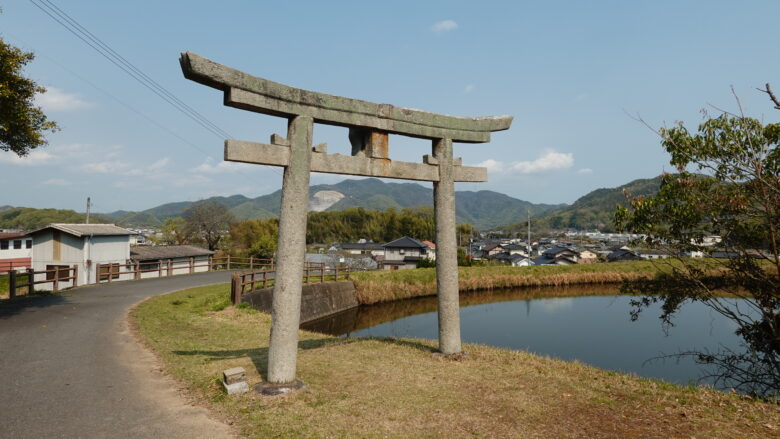 鳥居と正面池のコラボ