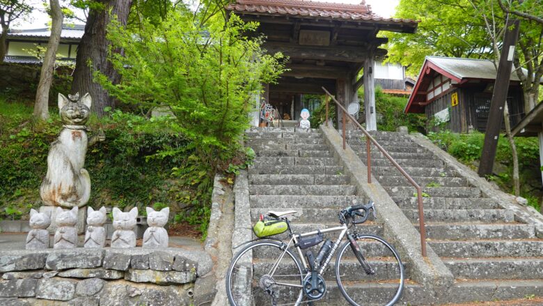 雲林寺の山門