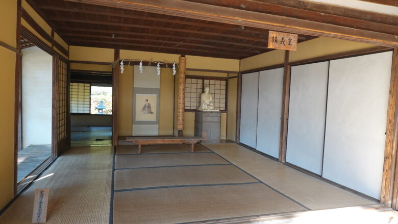 講義室、ここで松陰先生が塾生に講義をしていたのか～