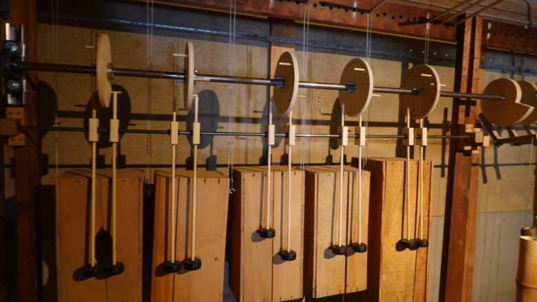 自動的にメロディーを奏でるぞ