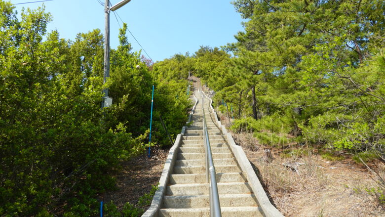 階段をひたすら上る