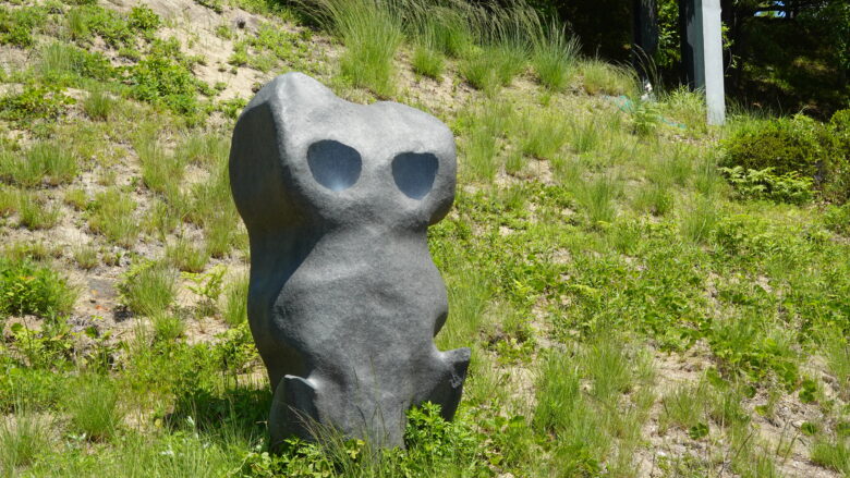 フクロウか、それともエイリアンだろうか？