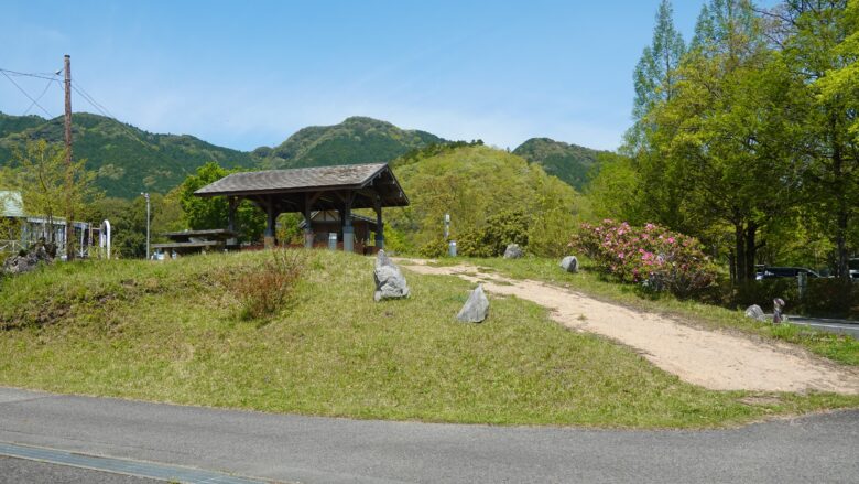 東屋を発見
