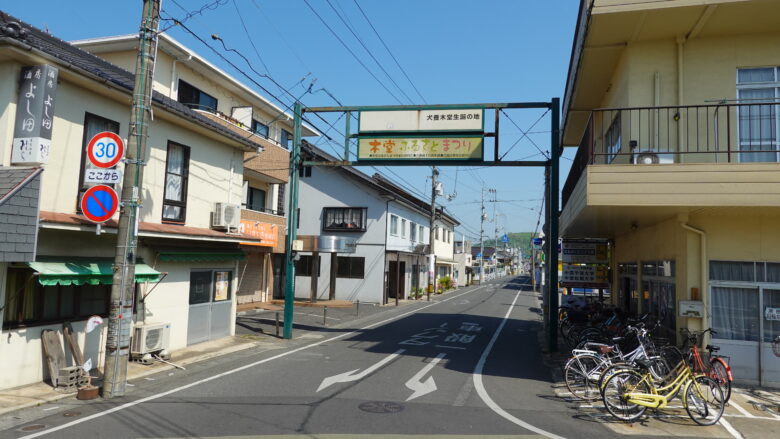 庭瀬駅北口周辺の風景