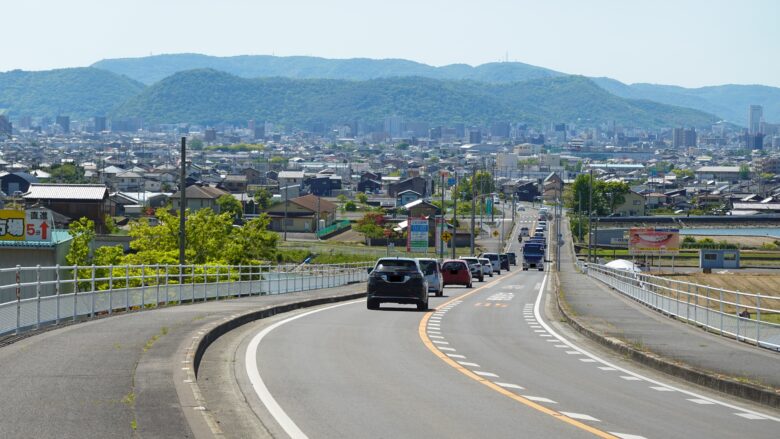 前方には高松市街が見えてきた