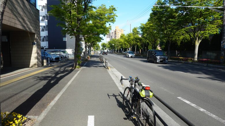 ロードバイクで郊外を走る