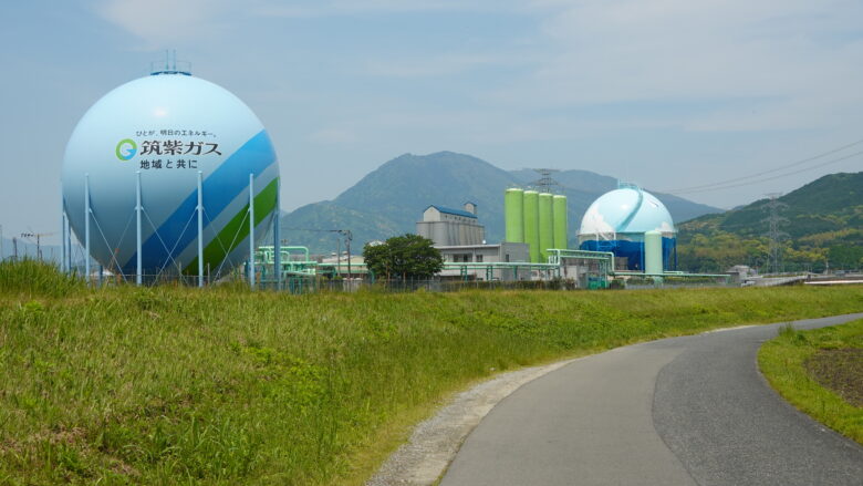 ガスタンクのデザインが爽やかで良し