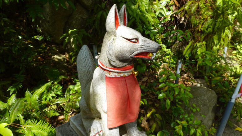 お稲荷さんの像