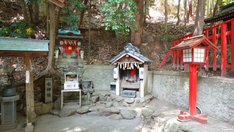 七番社 水神社