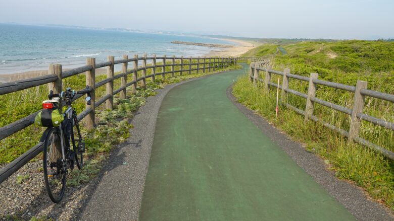海の藍と緑豊かな風景がいい感じ