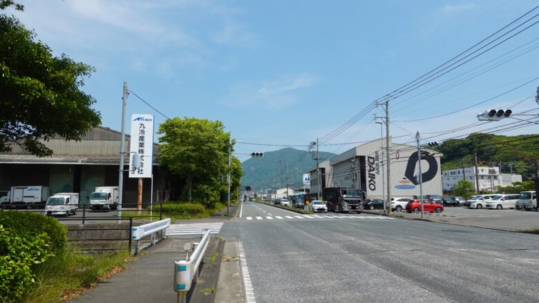 車の交通量はあるが、思ったよりも走りやすいぞ（たまたまかな）