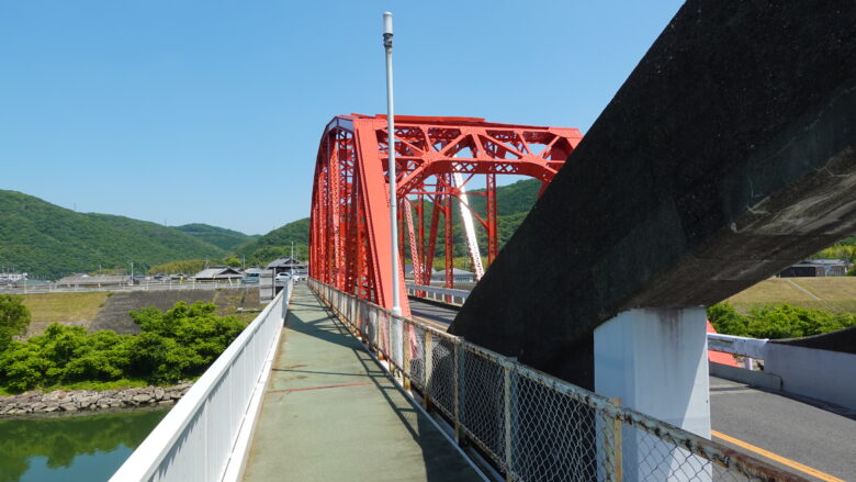 鉄筋コンクリートと鉄橋の境目