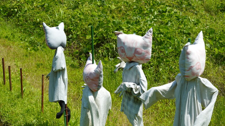 猫顔の案山子がいるぞ