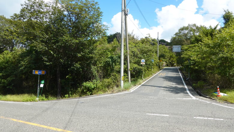 おっ、貝殻山へ向かう西側の出入口へ到着