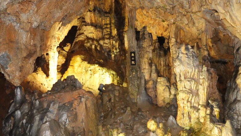 【奥の院】言われてみれば、確かにそう見えるぞ