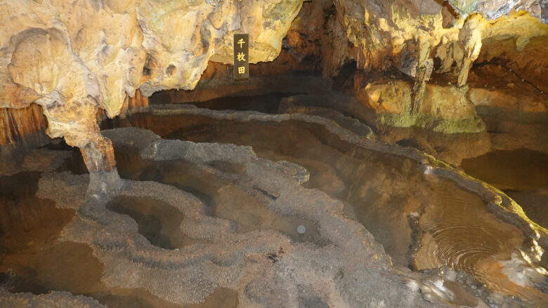 千枚田、外観と広がる水紋がいい感じ