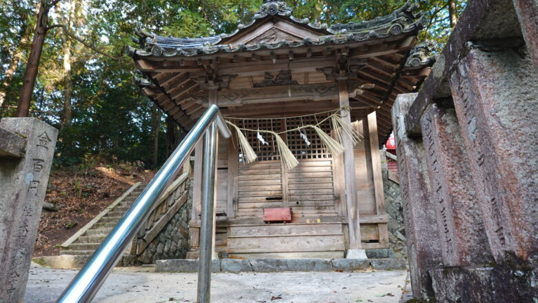 四十疫神社（拝殿）