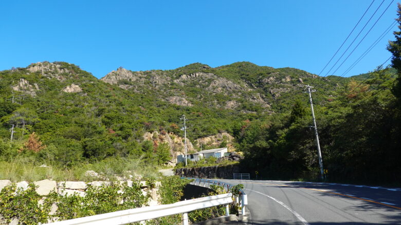 山が迫ってくるのを感じる