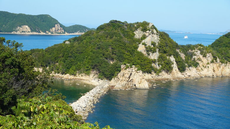 小島へ上陸できるのでは?