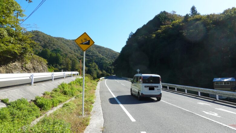 8%の勾配が続く