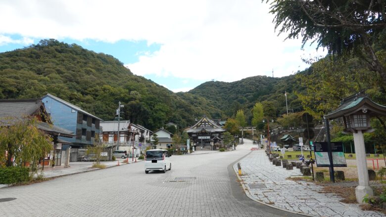 伊奈波通り(参道)