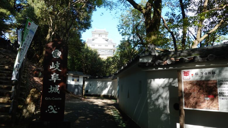 目の前に天守閣が見えるぞ