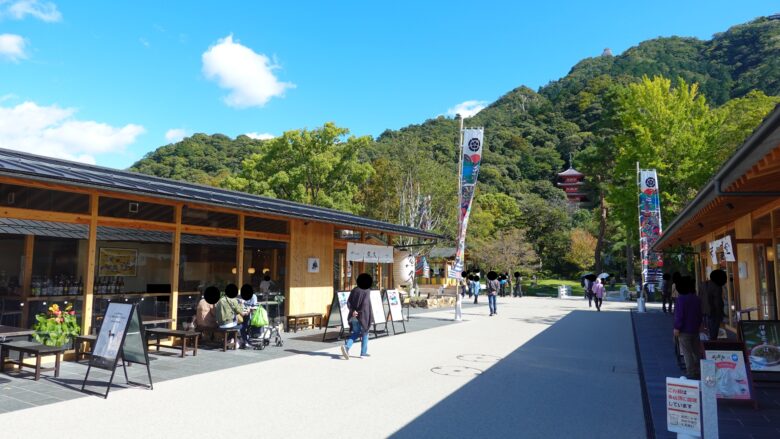 岐阜公園内にある岐阜城楽市