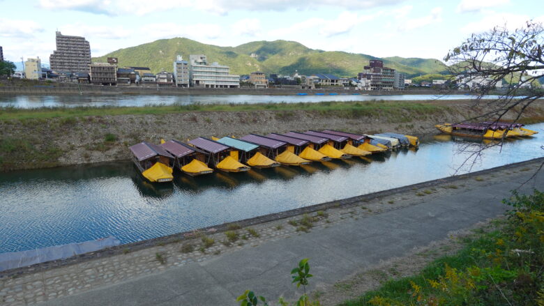 おっ、たくさんの屋形船を発見