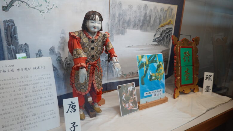 からくり人形、綾渡りをするようだ