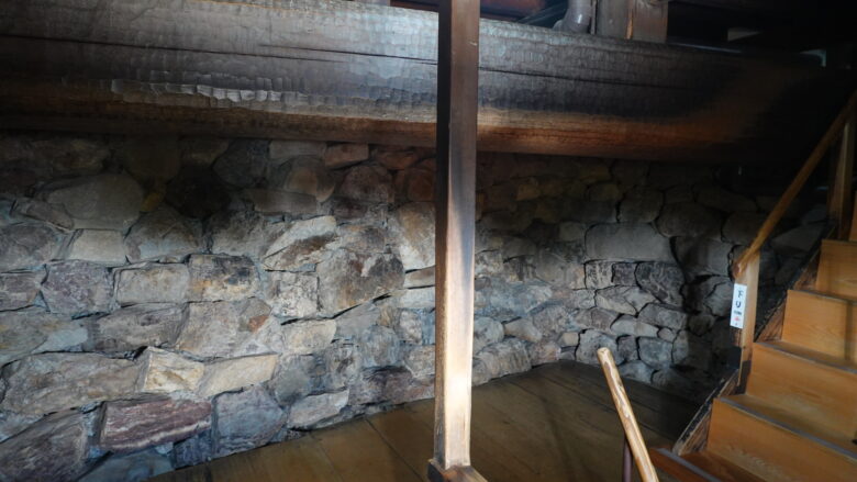 地下階（天守台の中）