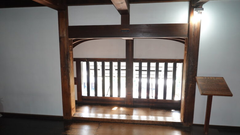 天守閣内から見た唐破風（唐破風の間）