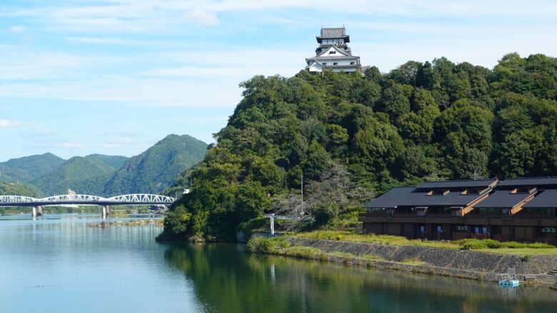 木曽川と犬山城が織りなす風景