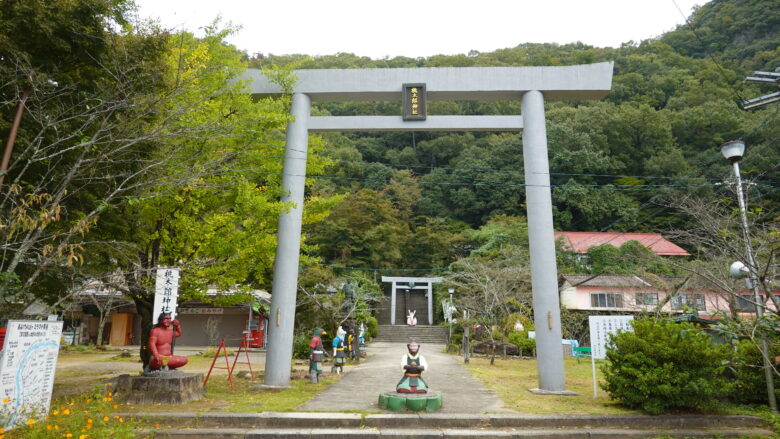 桃太郎神社の一の鳥居