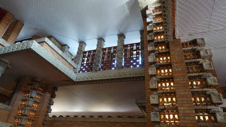 光の籠柱のデザインがGood