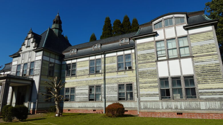 北里研究本館・医学館、北里柴三郎博士が伝染病の研究所として創立したそうな