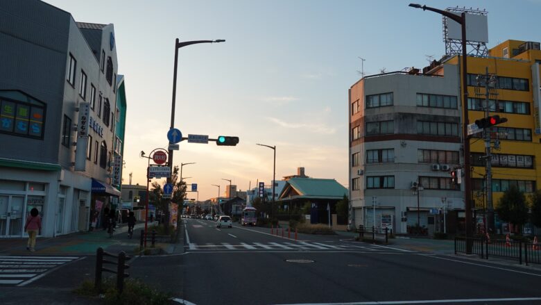 夕暮れ時を征く