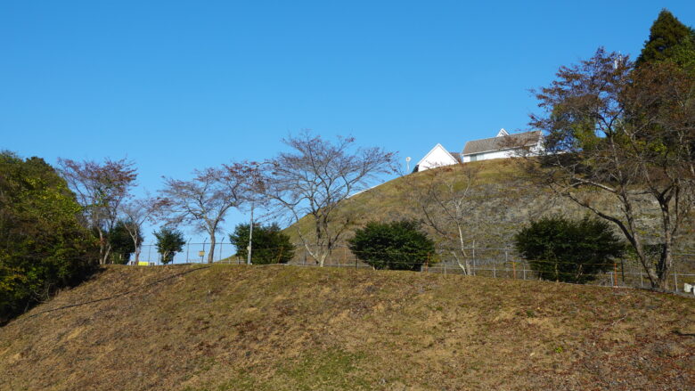 あれは、岡山国際サーキット関連の建物か？