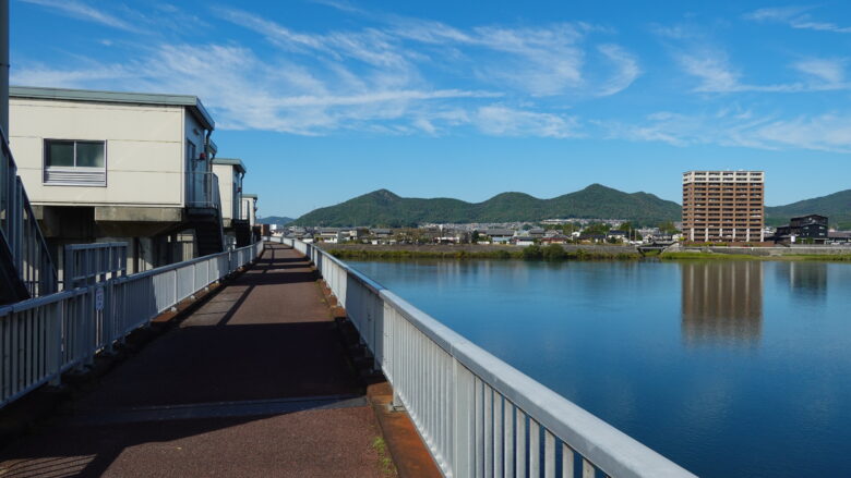 ライン大橋を渡る