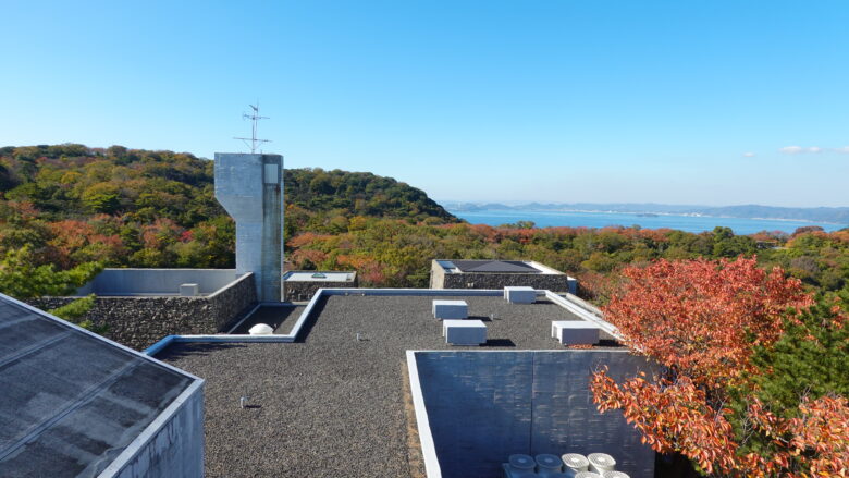 れきみんの建物と一緒に撮影すると、遺跡感があっていい感じ