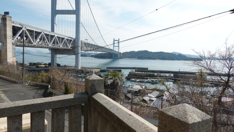 瀬戸大橋や多島美、下津井の町並みの光景よ