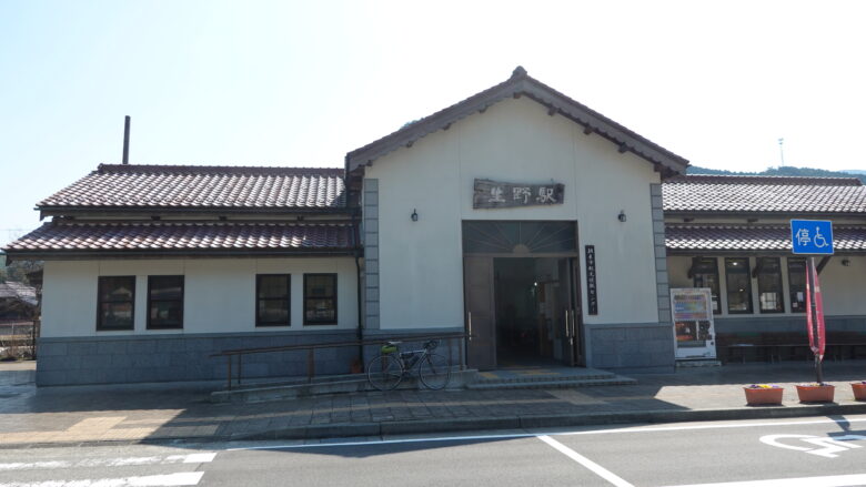 生野駅西口駅舎