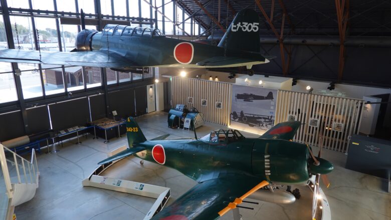 紫電改(下)、97式艦上攻撃機(上)
