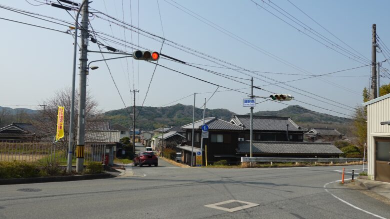 鶉野南の交差点