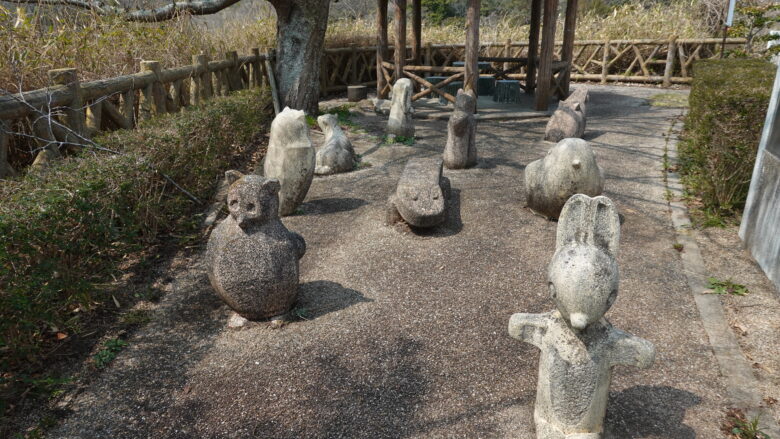 石で作られた動物たちにほっこり