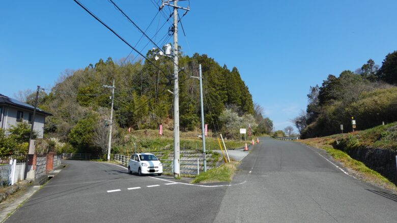 時切稲荷神社が鎮座する小さな山